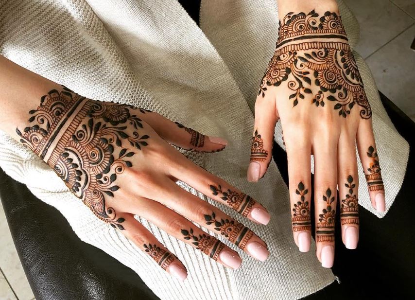 Arabic front hand simple mehndi wedding mehndi design 2025.