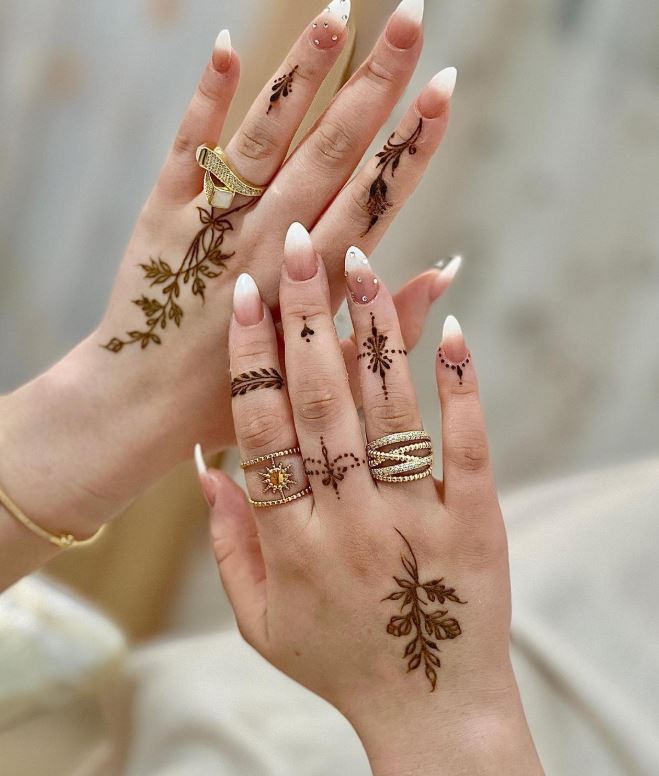 Arabic front hand simple mehndi wedding mehndi design 2025.