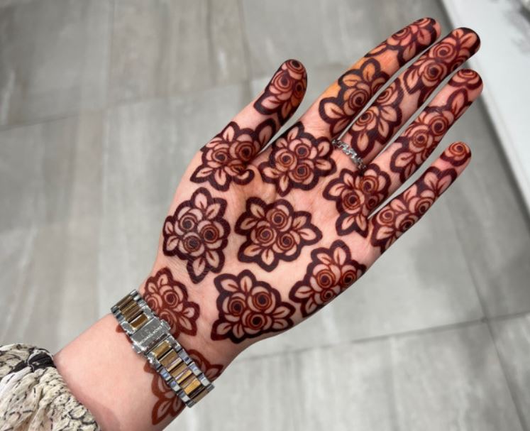 front hand simple mehndi design easy and beautiful 2025