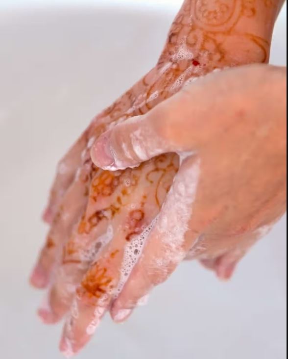 How to Remove Henna from Hands Instantly at Home: The Only Method That Actually Works